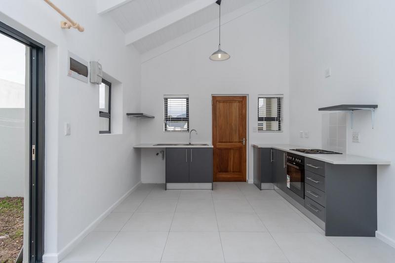 To Let 2 Bedroom Property for Rent in Capri Western Cape